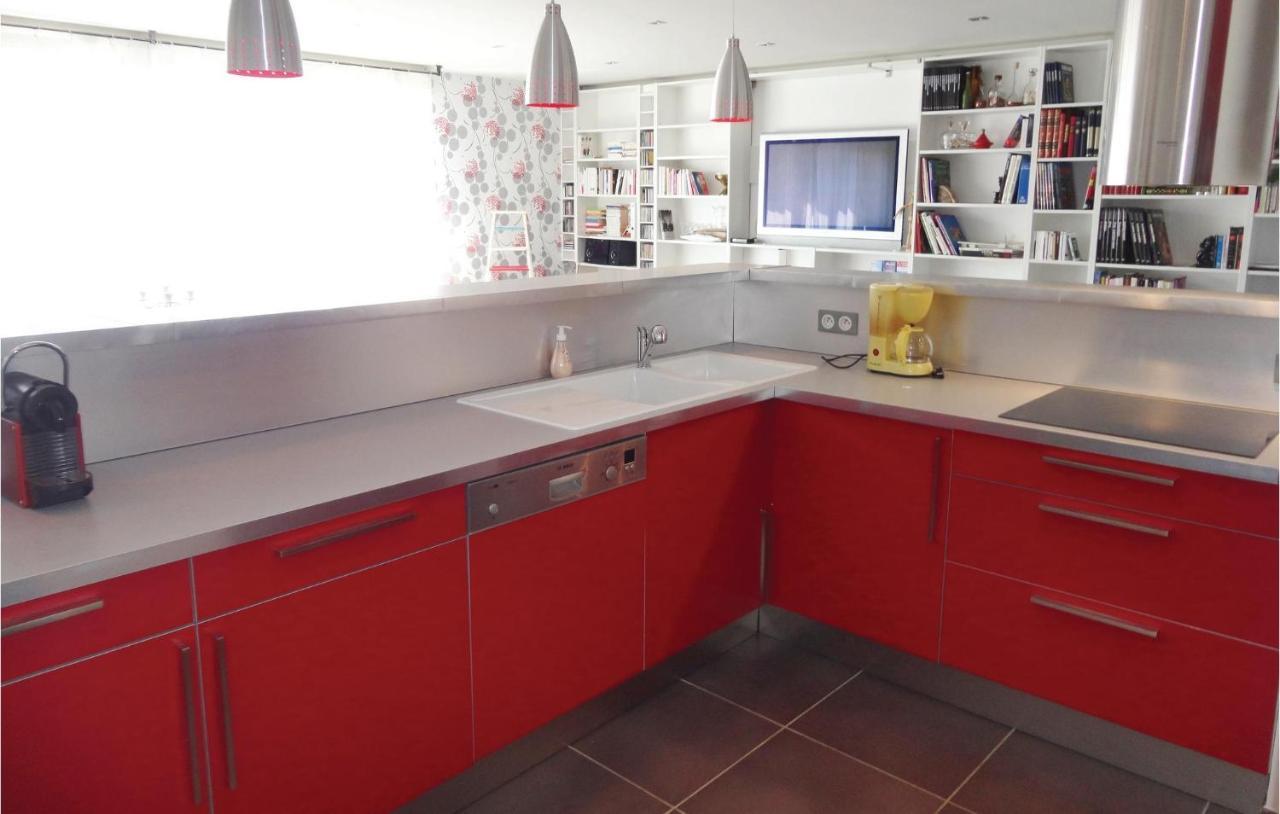 Awesome Apartment In Sauvian With Wifi Екстер'єр фото